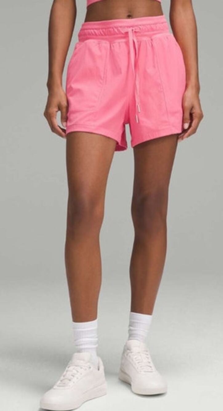 NWOT Womens Lululemon Dance Studio High-Rise Short 3.5" Sakura Pink Size 6